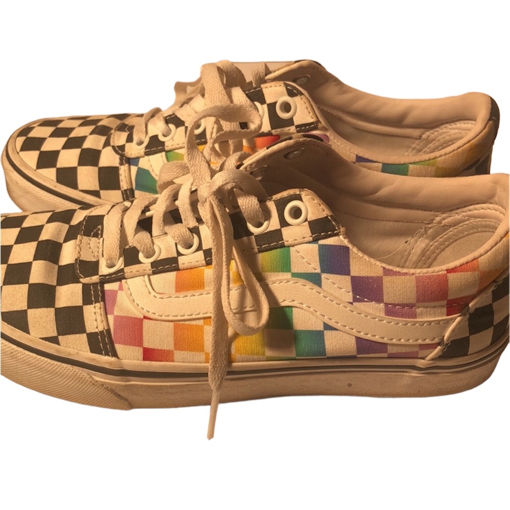 Women’s rare Vans Y2k lace up canvas shoes